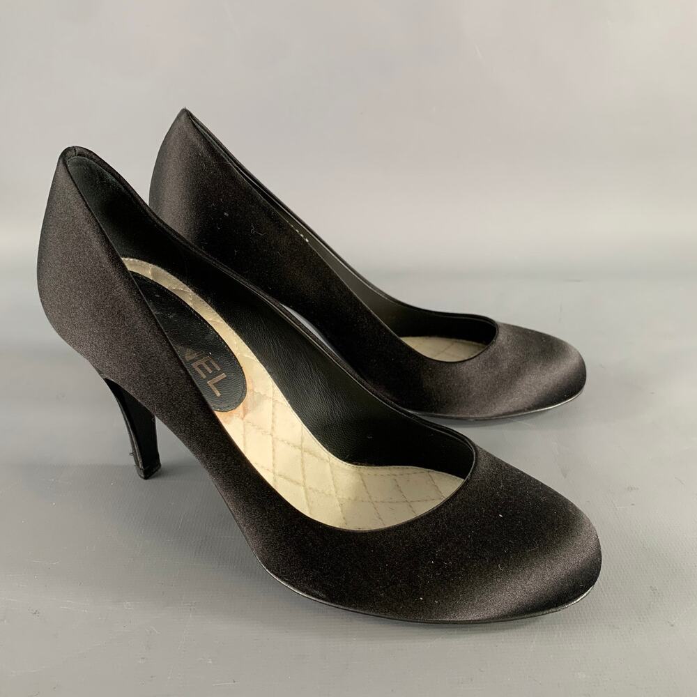 CHANEL Size 7.5 Black Satin Round Toe Pumps